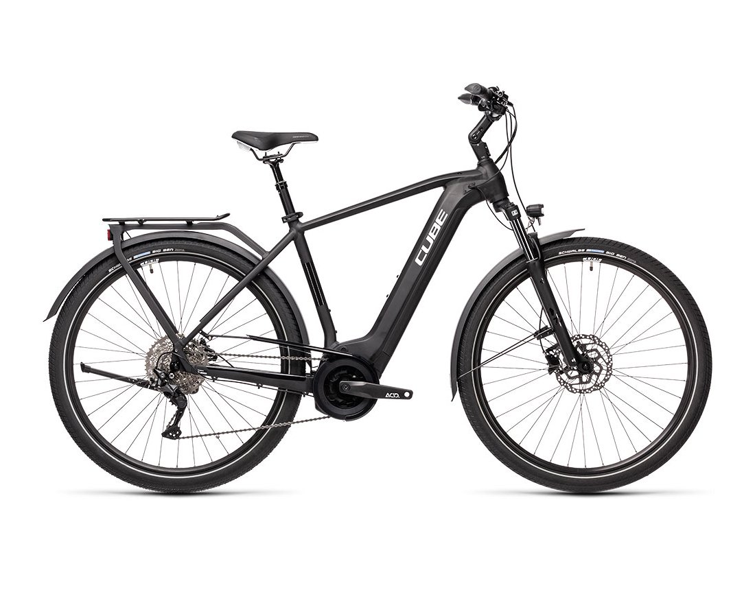 Cube Touring Hybride Pro 625 noir et blanc
