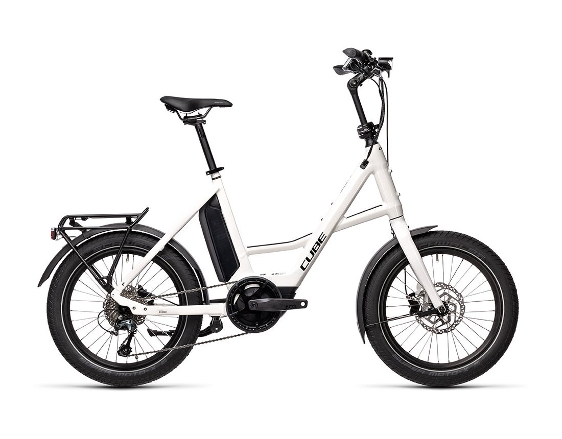 Cube Compact Hybride Sport blanc et noir