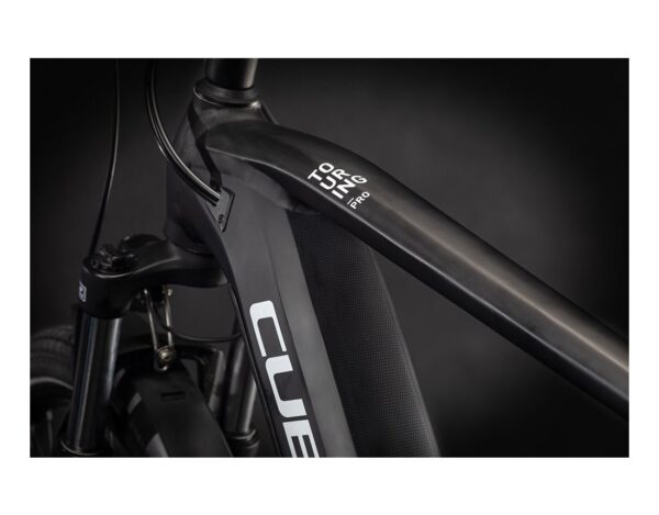 Cube Touring Hybride Pro 625 noir et blanc – Image 3