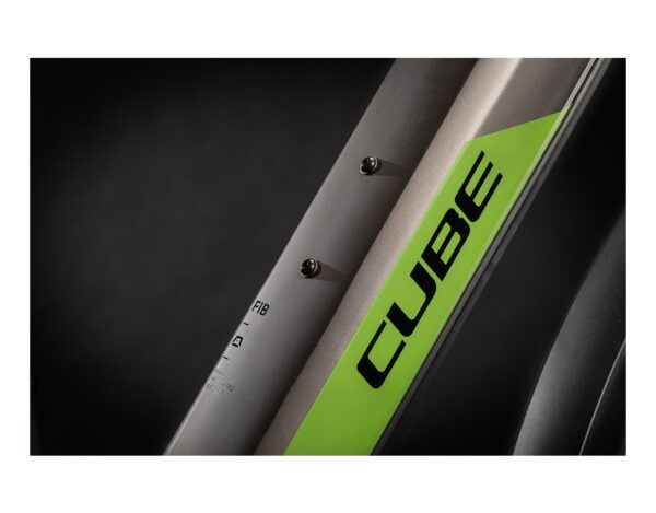 Cube Kathmandu Hybrid EXC 625 tek et vert – Image 4